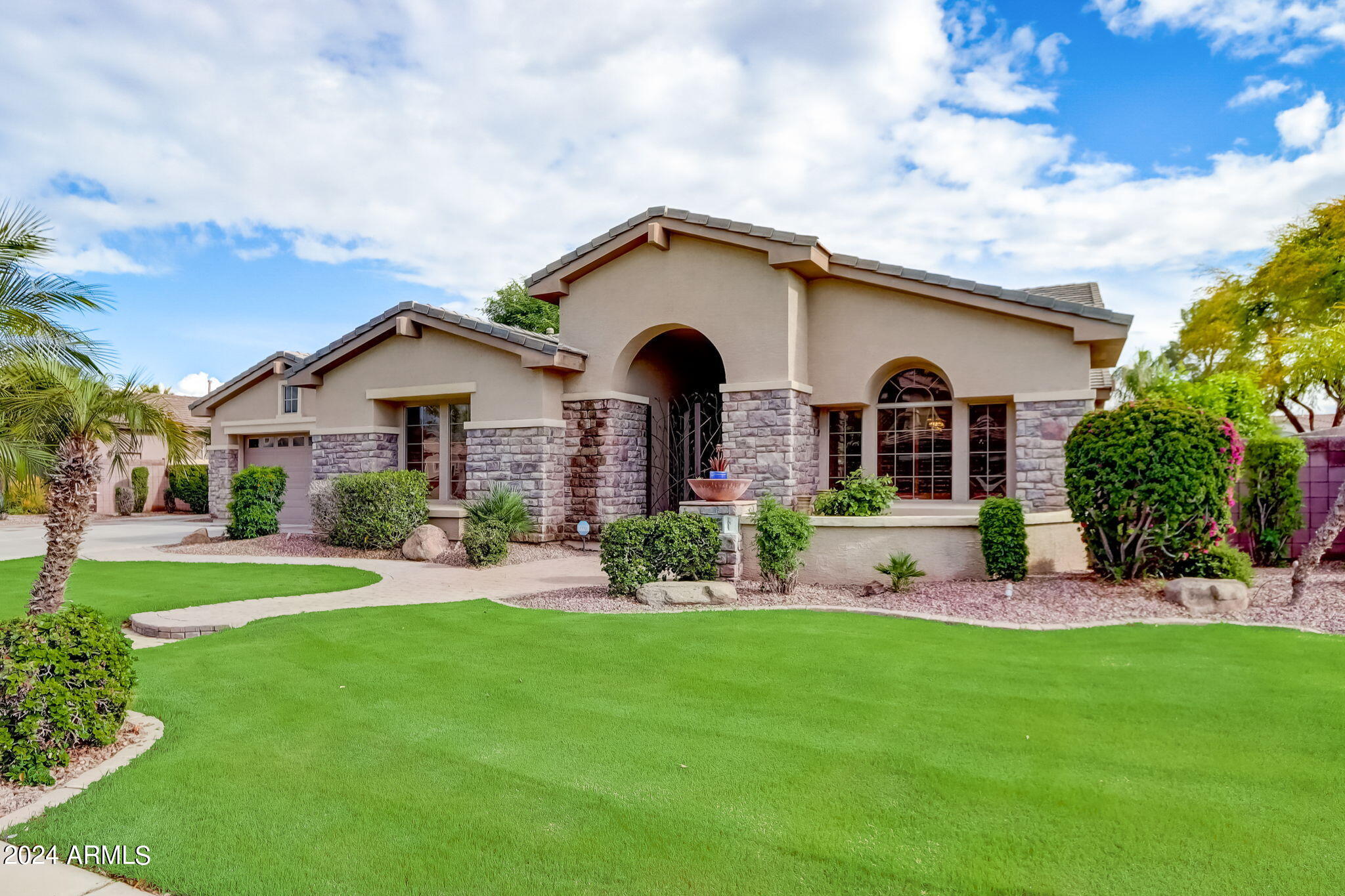705 East Joseph Way Gilbert, AZ 85295 - Photo 1 of 24 E Joseph Ct-004
