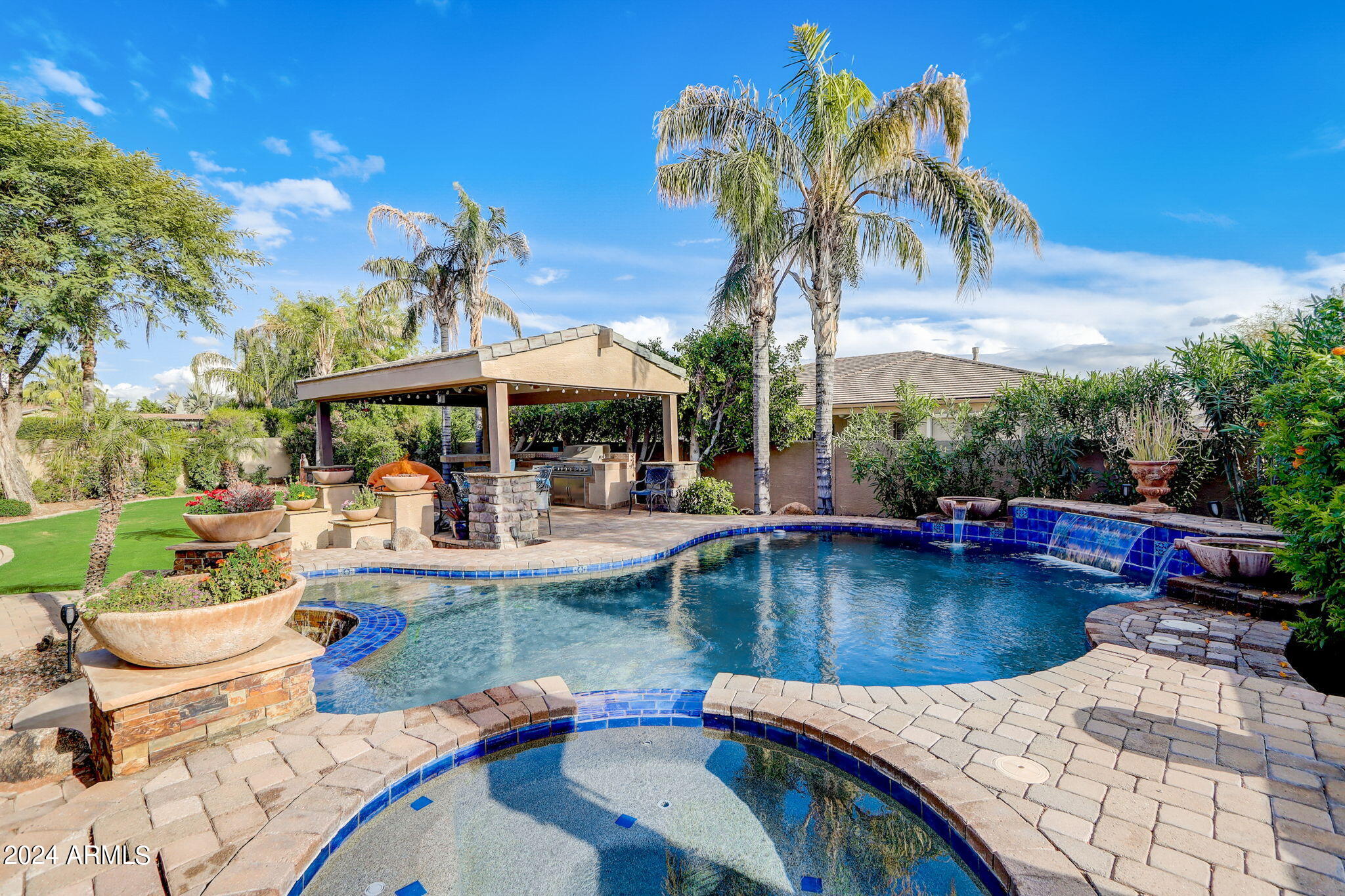 705 East Joseph Way Gilbert, AZ 85295 - Photo 5 of 24 E Joseph Ct-066