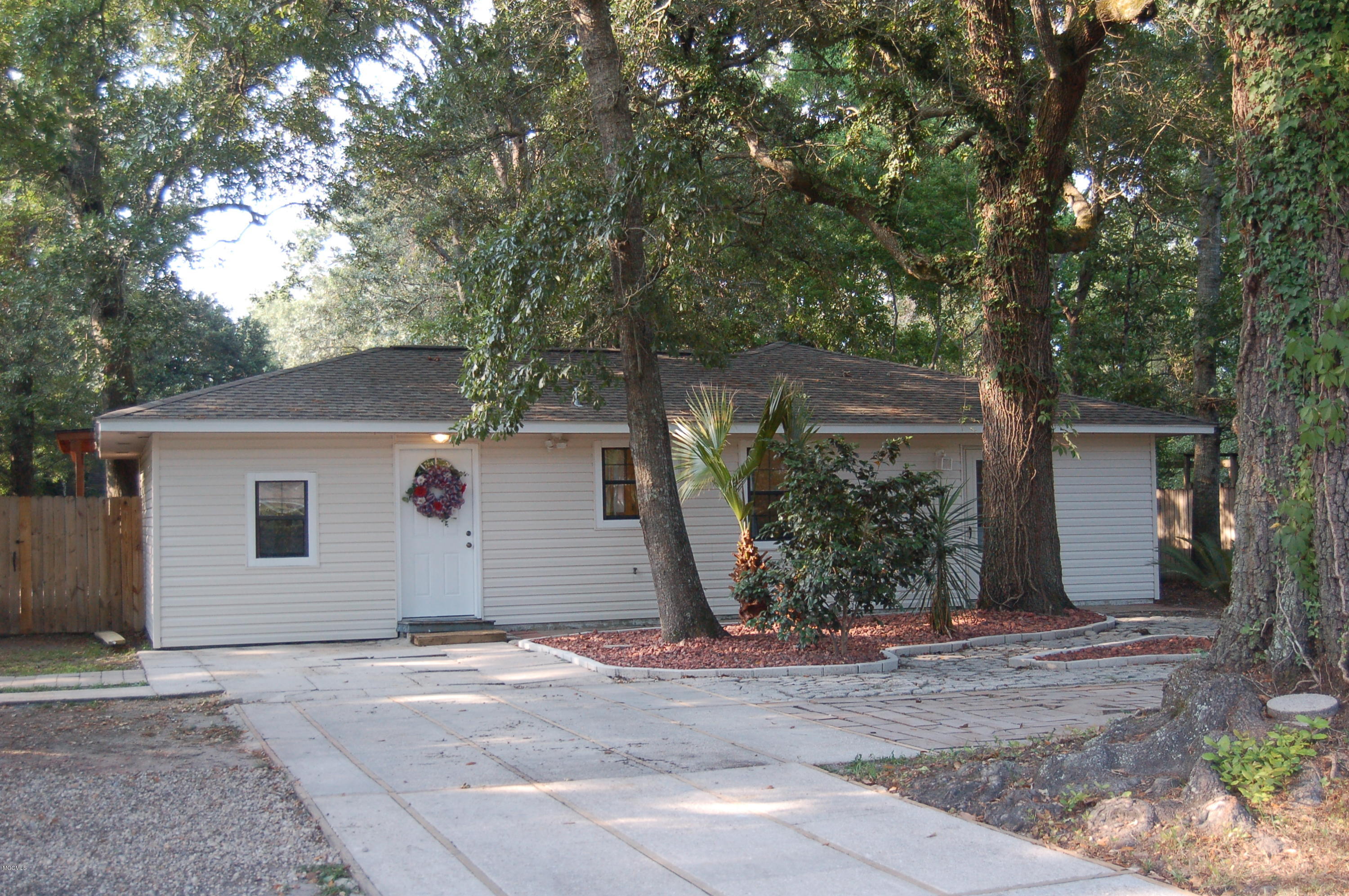 246 Reinike Road Long Beach, MS 39560 - Photo 1 of 34 DSC_0036