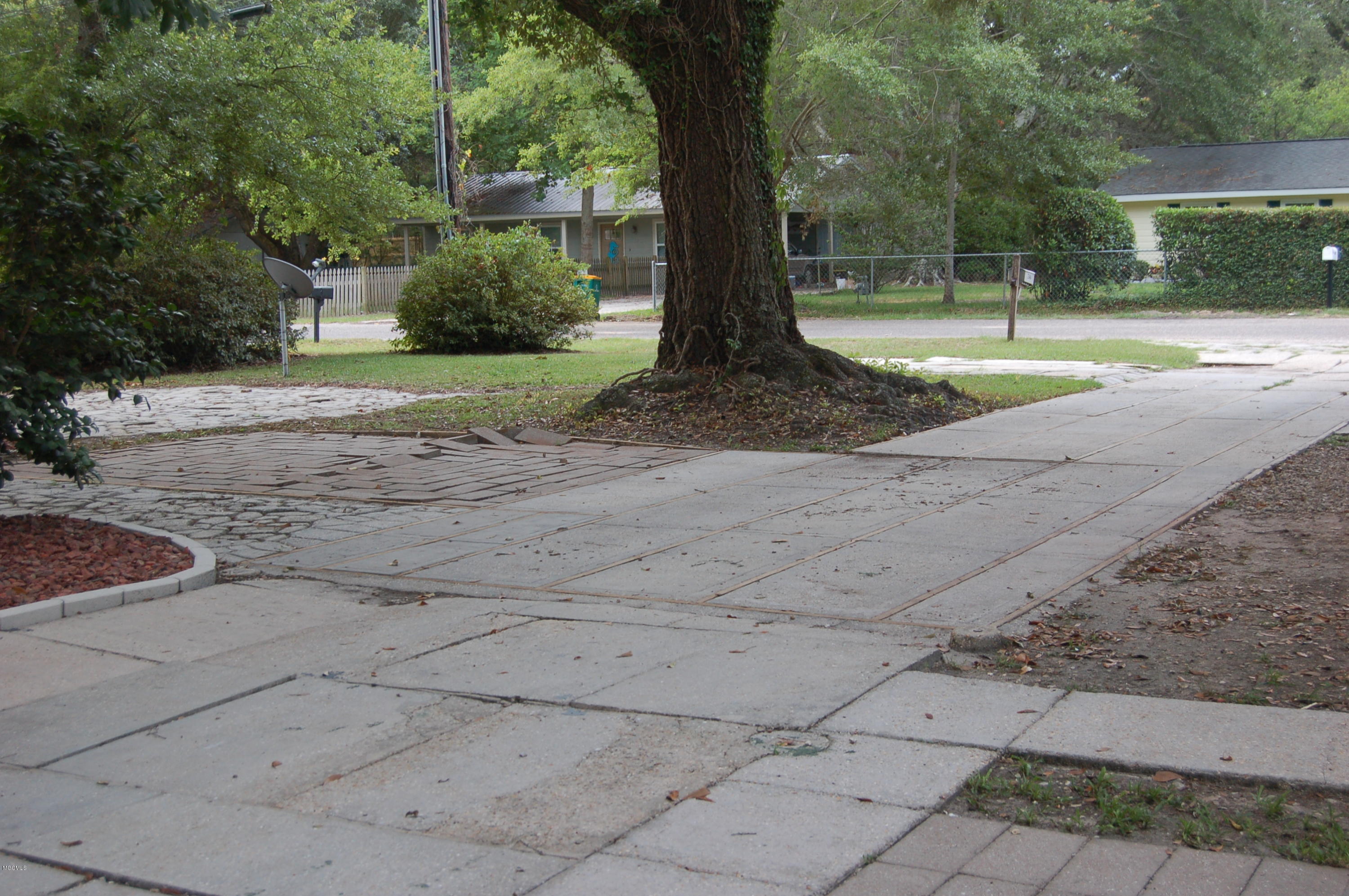 246 Reinike Road Long Beach, MS 39560 - Photo 7 of 34 DSC_0082