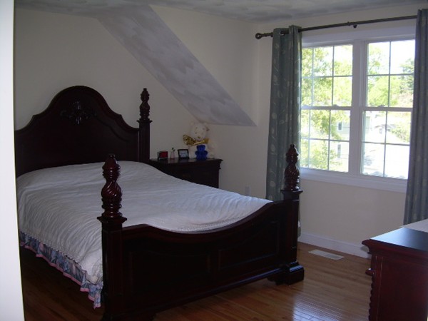 9 Arborwood Road Billerica, MA 01821 - Photo 8 of 12 Gallery Image 8