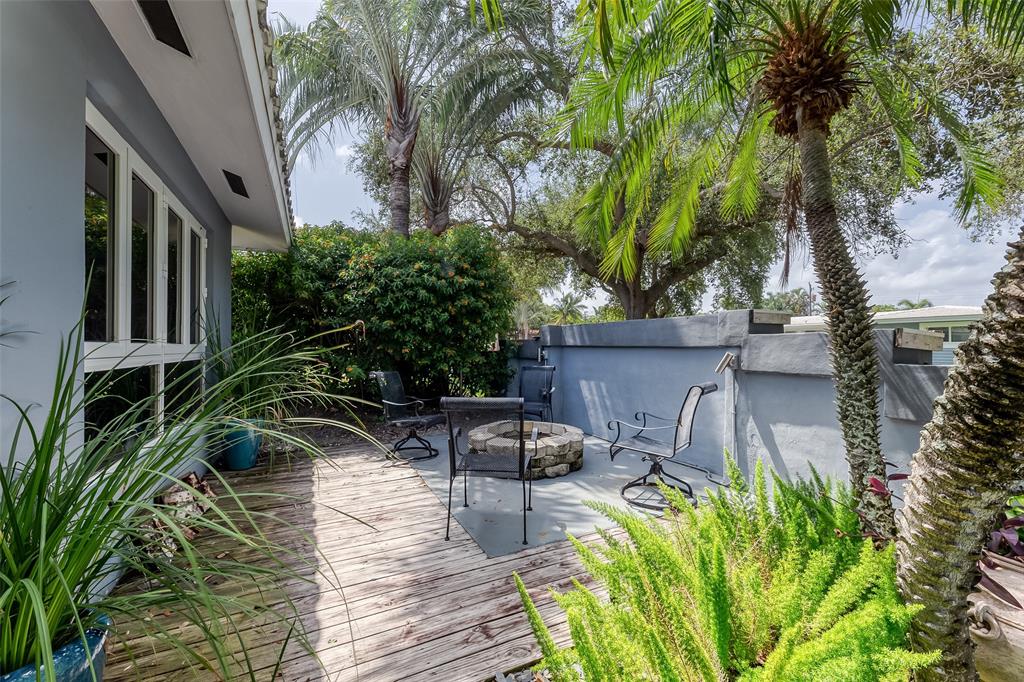 1930 Northeast 28th Court Lighthouse Point, FL 33064 - Photo 17 of 57