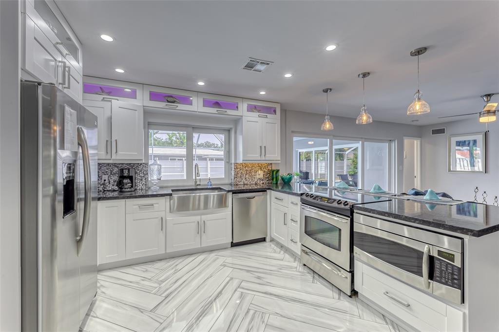 1930 Northeast 28th Court Lighthouse Point, FL 33064 - Photo 24 of 57