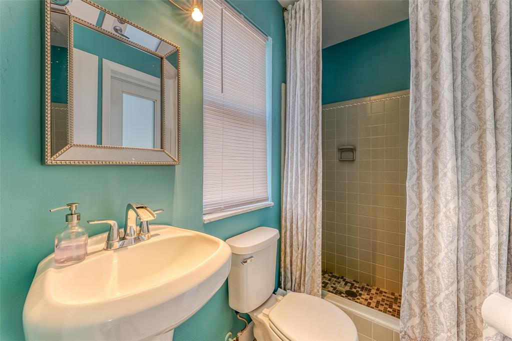 1930 Northeast 28th Court Lighthouse Point, FL 33064 - Photo 36 of 57