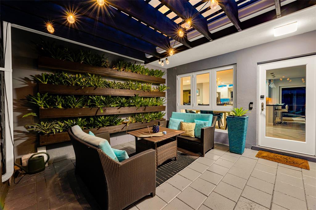 1930 Northeast 28th Court Lighthouse Point, FL 33064 - Photo 7 of 57