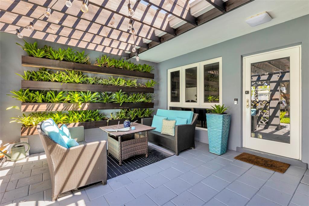 1930 Northeast 28th Court Lighthouse Point, FL 33064 - Photo 8 of 57