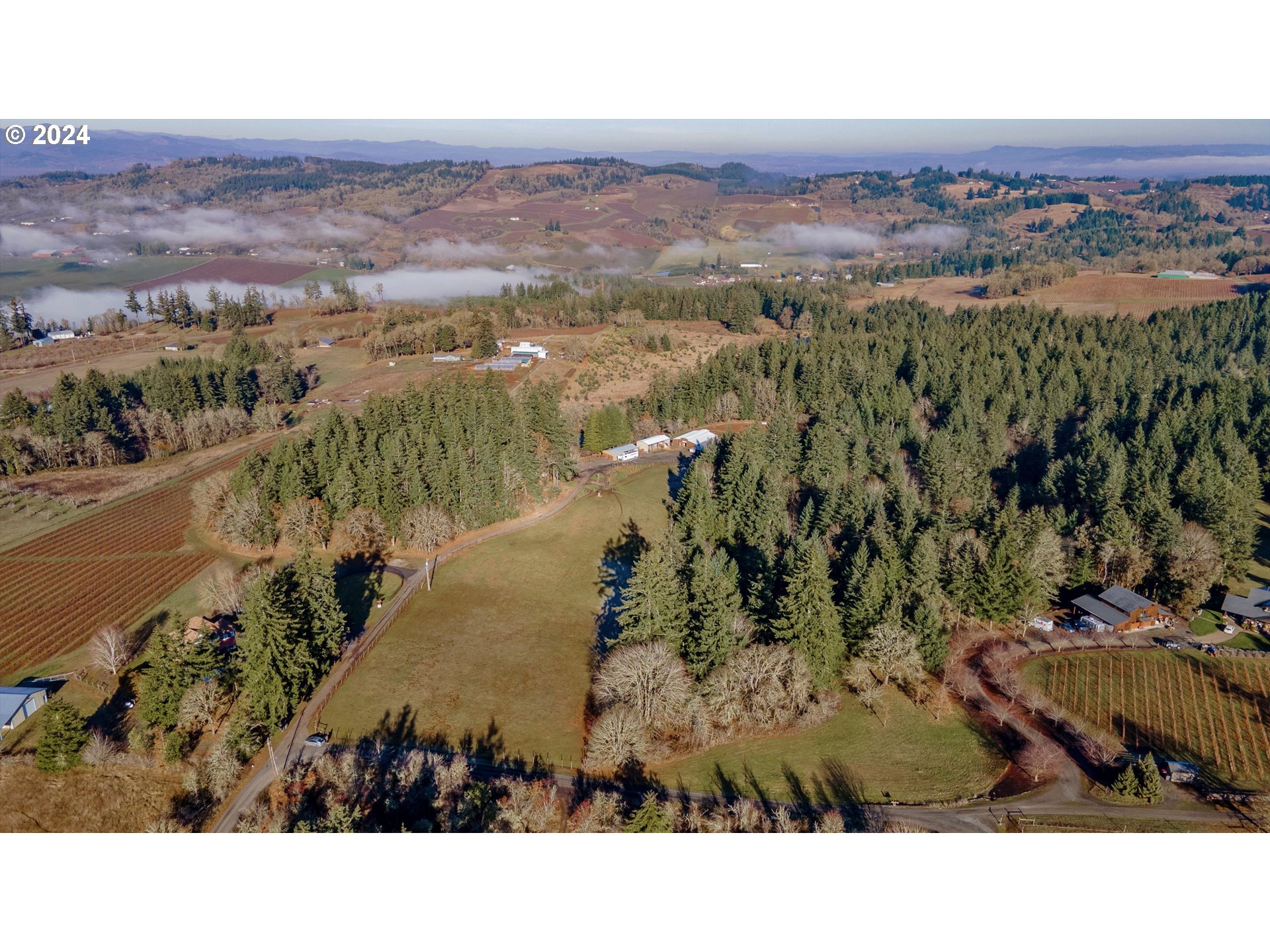 7625 Southeast Seawood Road Amity, OR 97101 - Photo 41 of 48 a view of lake with mountain