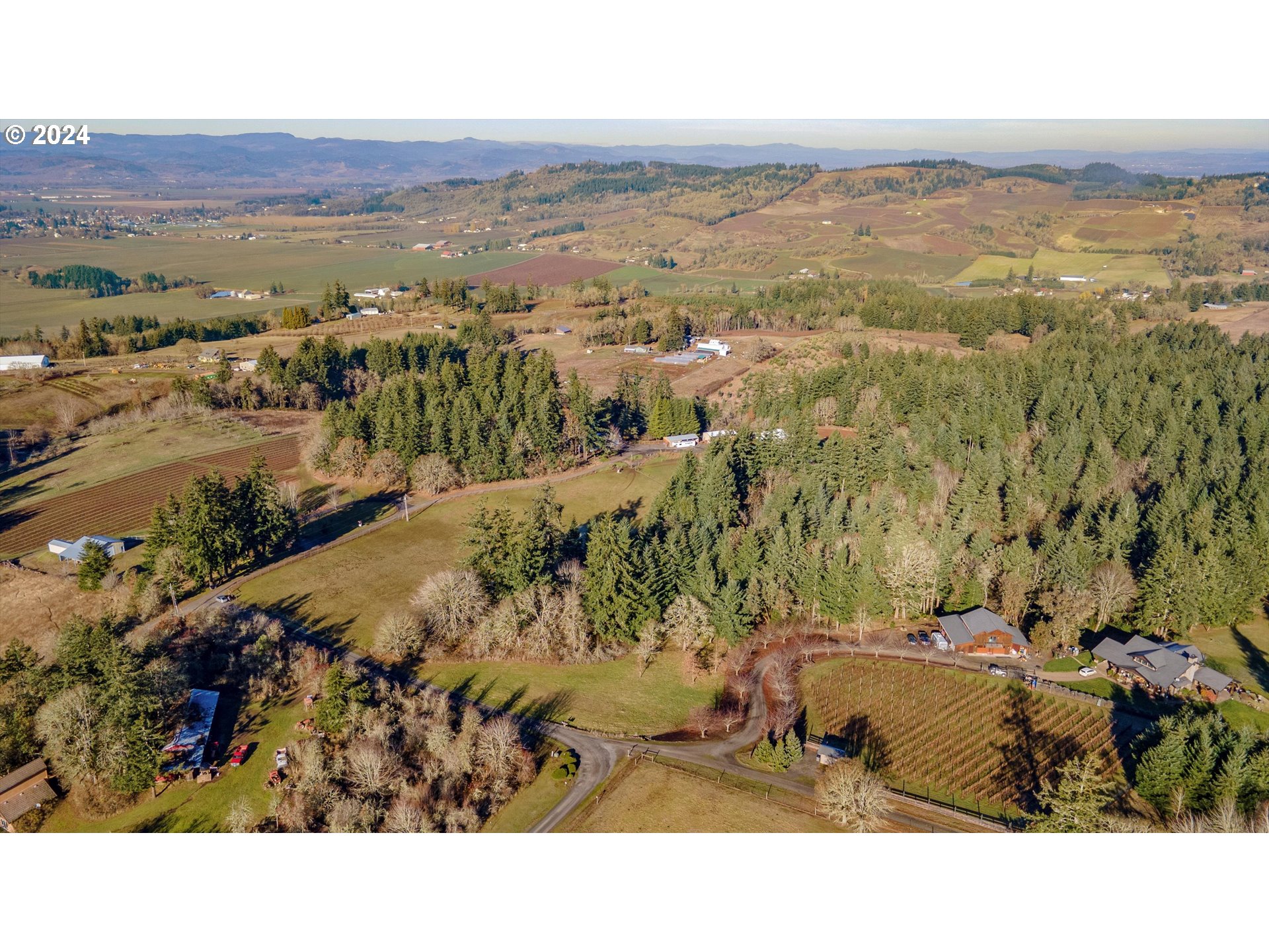 7625 Southeast Seawood Road Amity, OR 97101 - Photo 46 of 48 a view of city and ocean