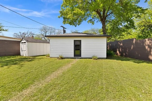 $699,000 | 505 Heyser Drive, Dallas, TX 75224