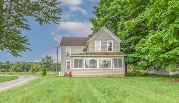 $300,000 | 1085 East Chicago Road, Quincy, MI 49082