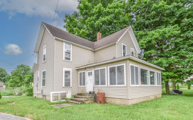 $300,000 | 1085 East Chicago Road, Quincy, MI 49082