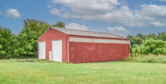 $300,000 | 1085 East Chicago Road, Quincy, MI 49082