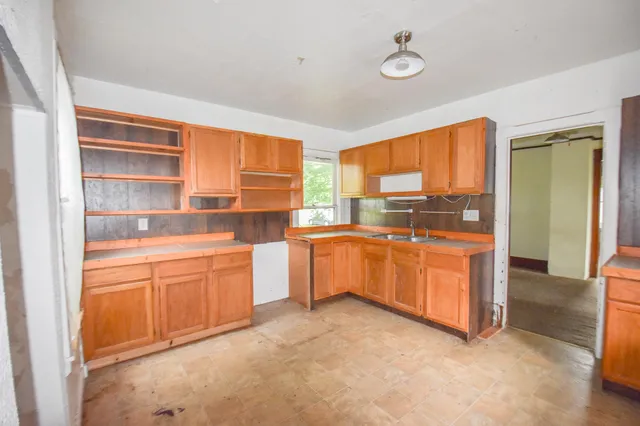 $300,000 | 1085 East Chicago Road, Quincy, MI 49082