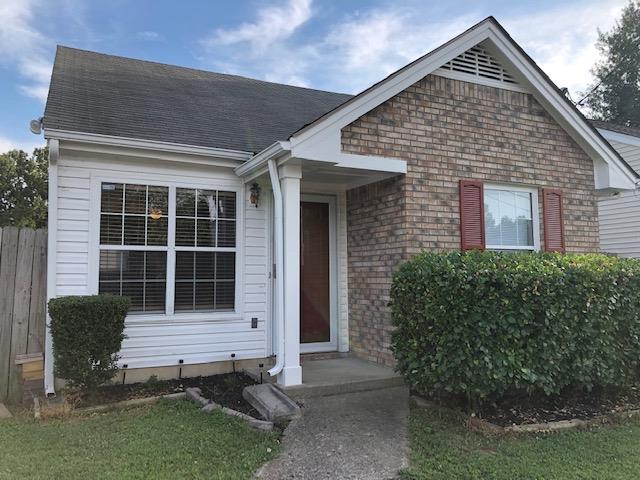 Adorable cottage conveniently located to Briley Parkway with an easy commute to Nashville!