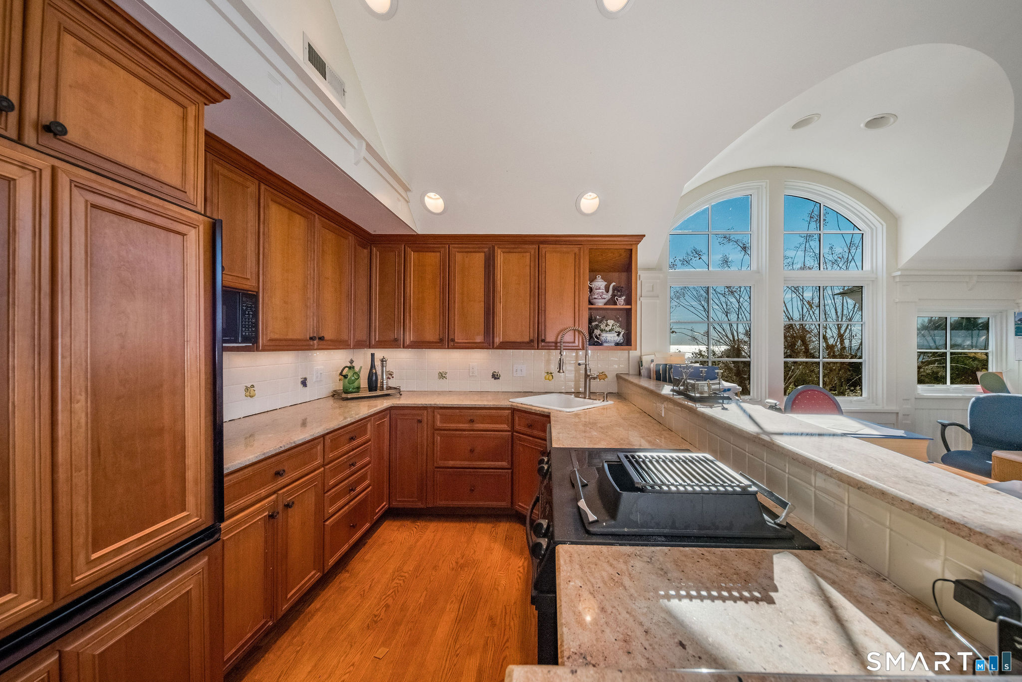 84 Johnsons Point Road Branford, CT 06405 - Photo 37 of 39 Main level guest quarters kitchen