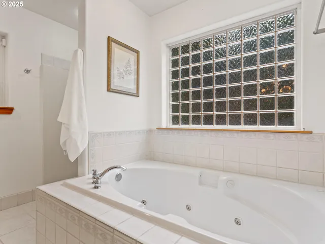 $1,150,000 | 23403 Northeast Canyon Road, Battle Ground, WA 98604