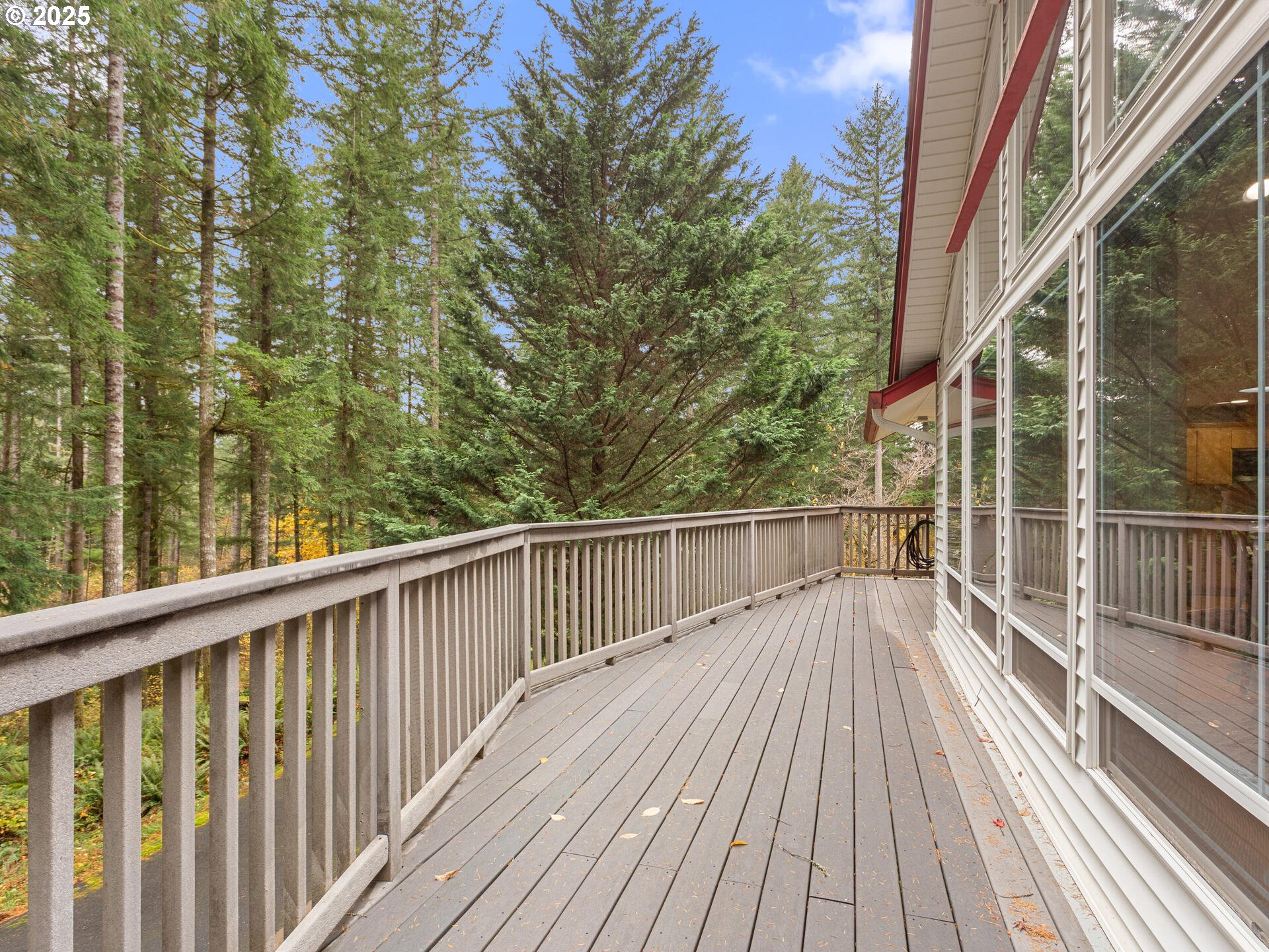23403 Northeast Canyon Road Battle Ground, WA 98604 - Photo 33 of 48 a view of balcony with wooden floor and fence