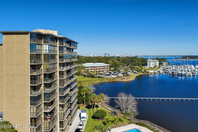 $675,000 | 4401 Lakeside Drive, Unit 1204, Jacksonville, FL 32210