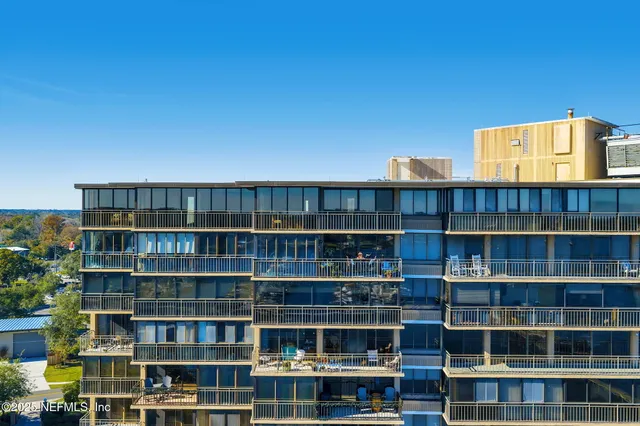 $675,000 | 4401 Lakeside Drive, Unit 1204, Jacksonville, FL 32210