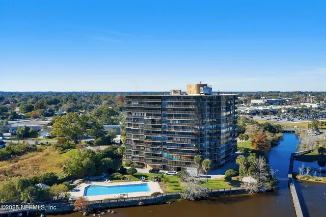 $675,000 | 4401 Lakeside Drive, Unit 1204, Jacksonville, FL 32210