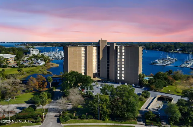 $675,000 | 4401 Lakeside Drive, Unit 1204, Jacksonville, FL 32210