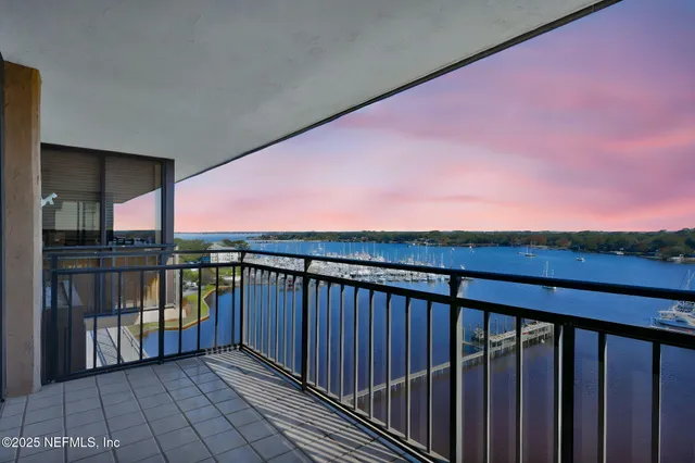 $675,000 | 4401 Lakeside Drive, Unit 1204, Jacksonville, FL 32210