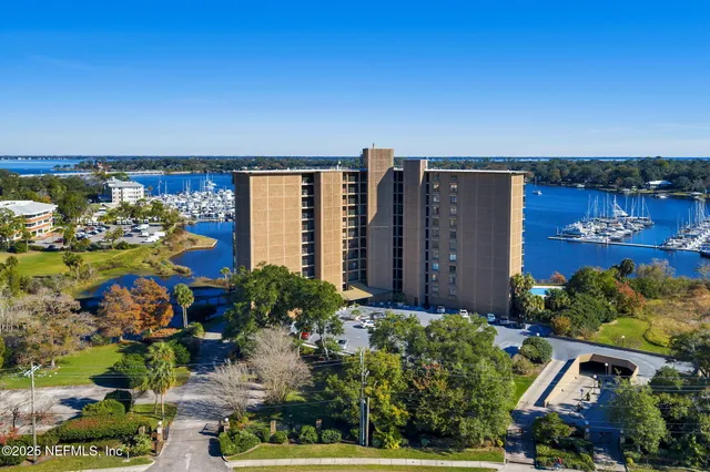 $675,000 | 4401 Lakeside Drive, Unit 1204, Jacksonville, FL 32210