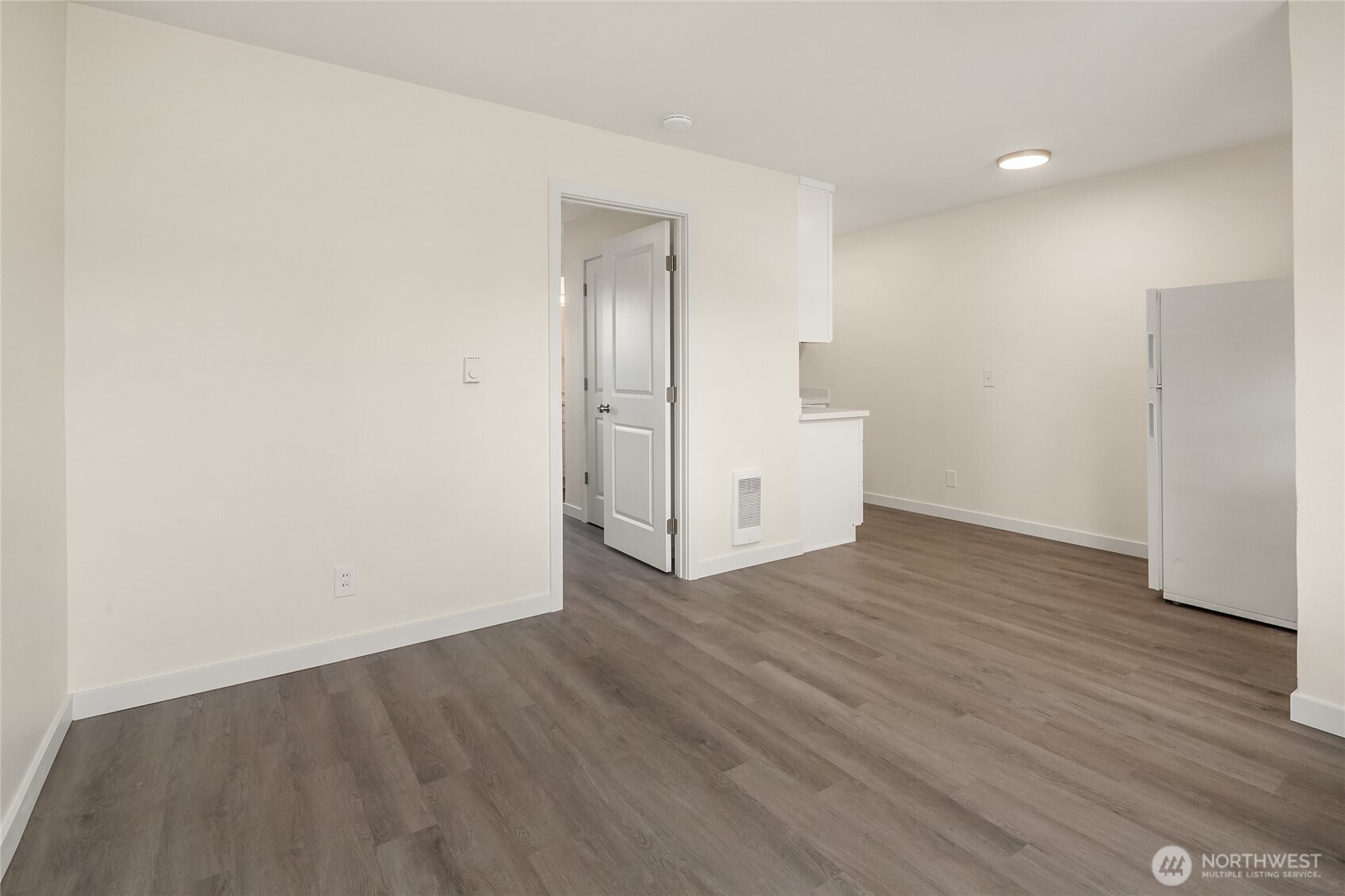 420 107th Place Southwest, Unit 1 Everett, WA 98204 - Photo 4 of 15