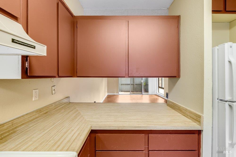 900 Southampton Road, Unit 11 Benicia, CA 94510 - Photo 7 of 36