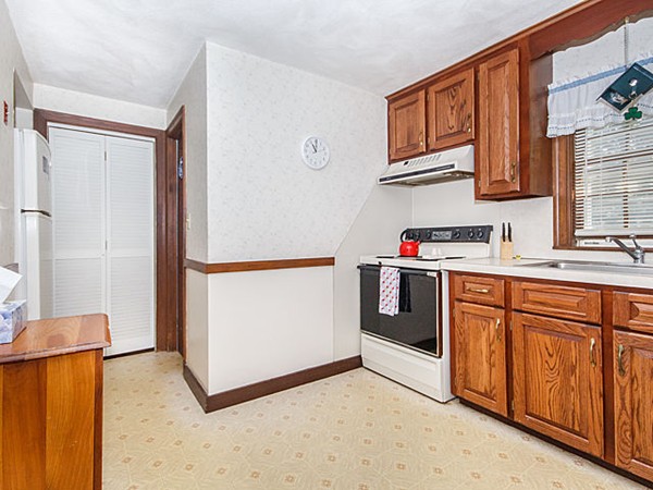 232 Cambridge Road Woburn, MA 01801 - Photo 8 of 20 Gallery Image 8