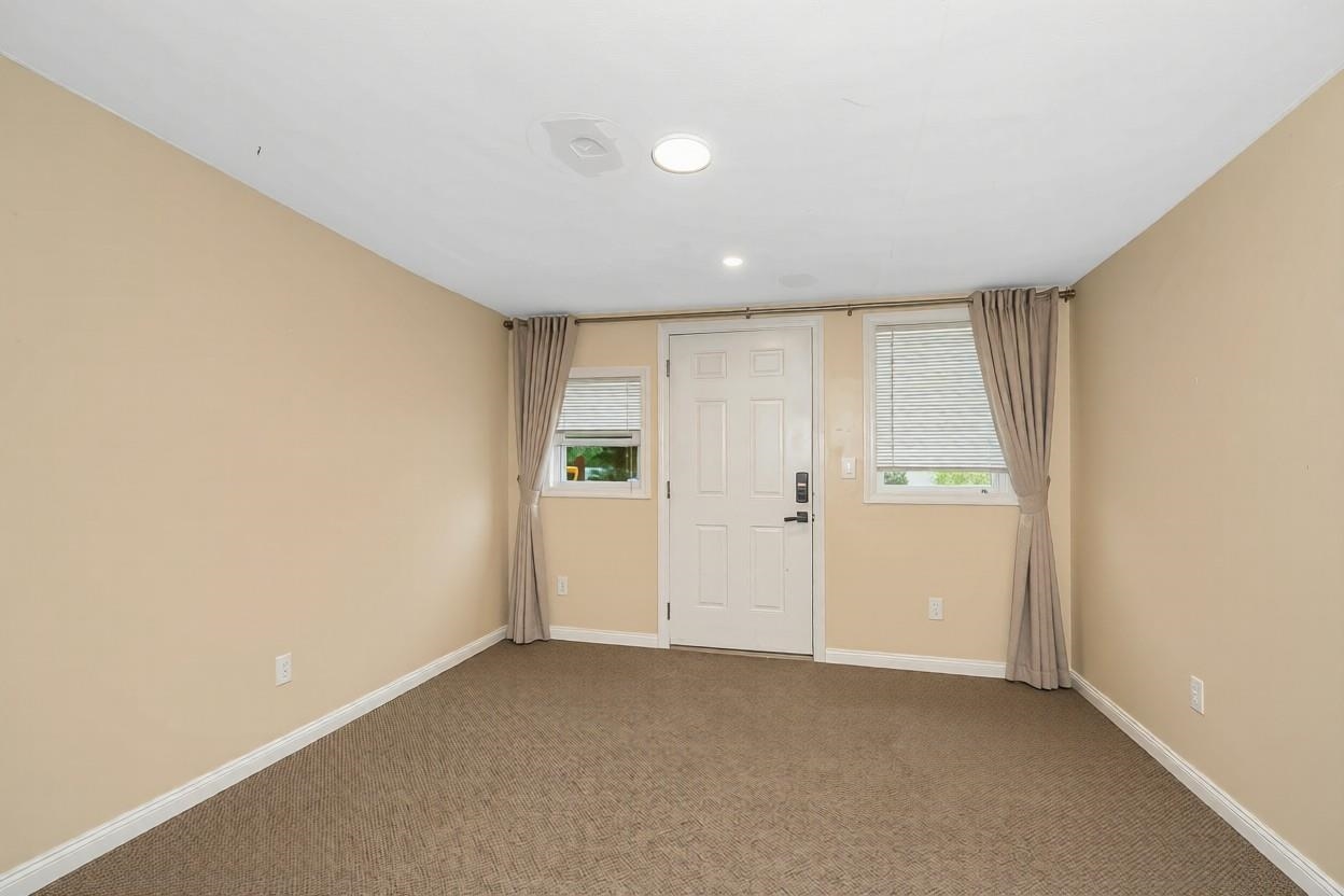 605 Chases Grove Road Derry, NH 03038 - Photo 16 of 32 Gallery Image 16