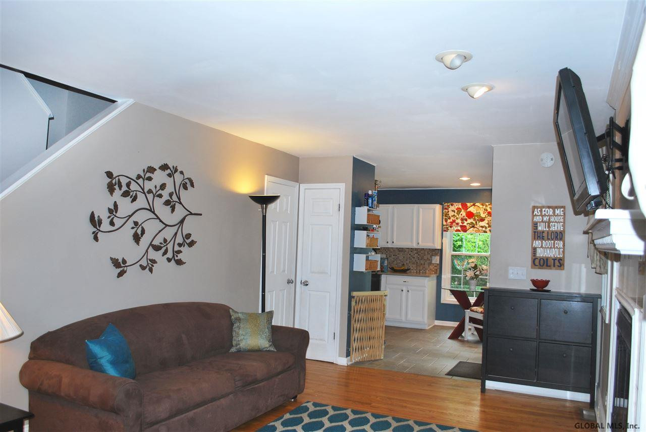 27 Maxwell Road Colonie, NY 12110 - Photo 6 of 18 Photo 6