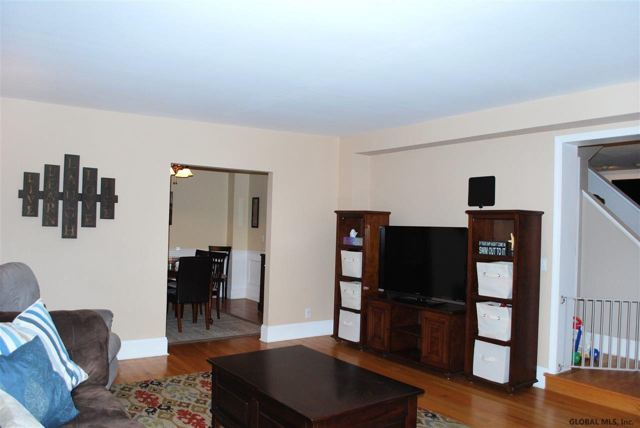 27 Maxwell Road Colonie, NY 12110 - Photo 8 of 18 Photo 8