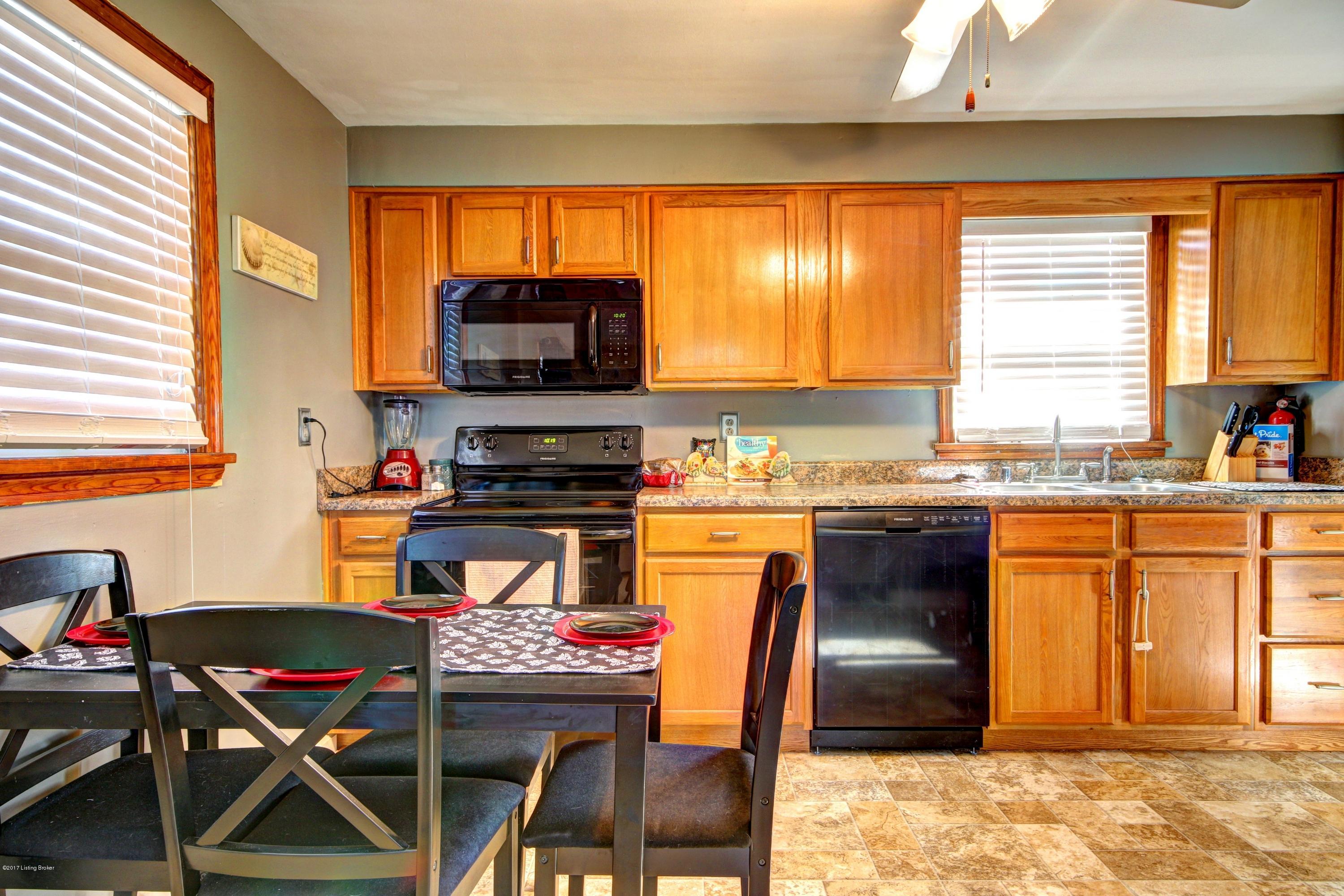 12703 Castle Road Louisville, KY 40272 - Photo 9 of 25 Castle #9