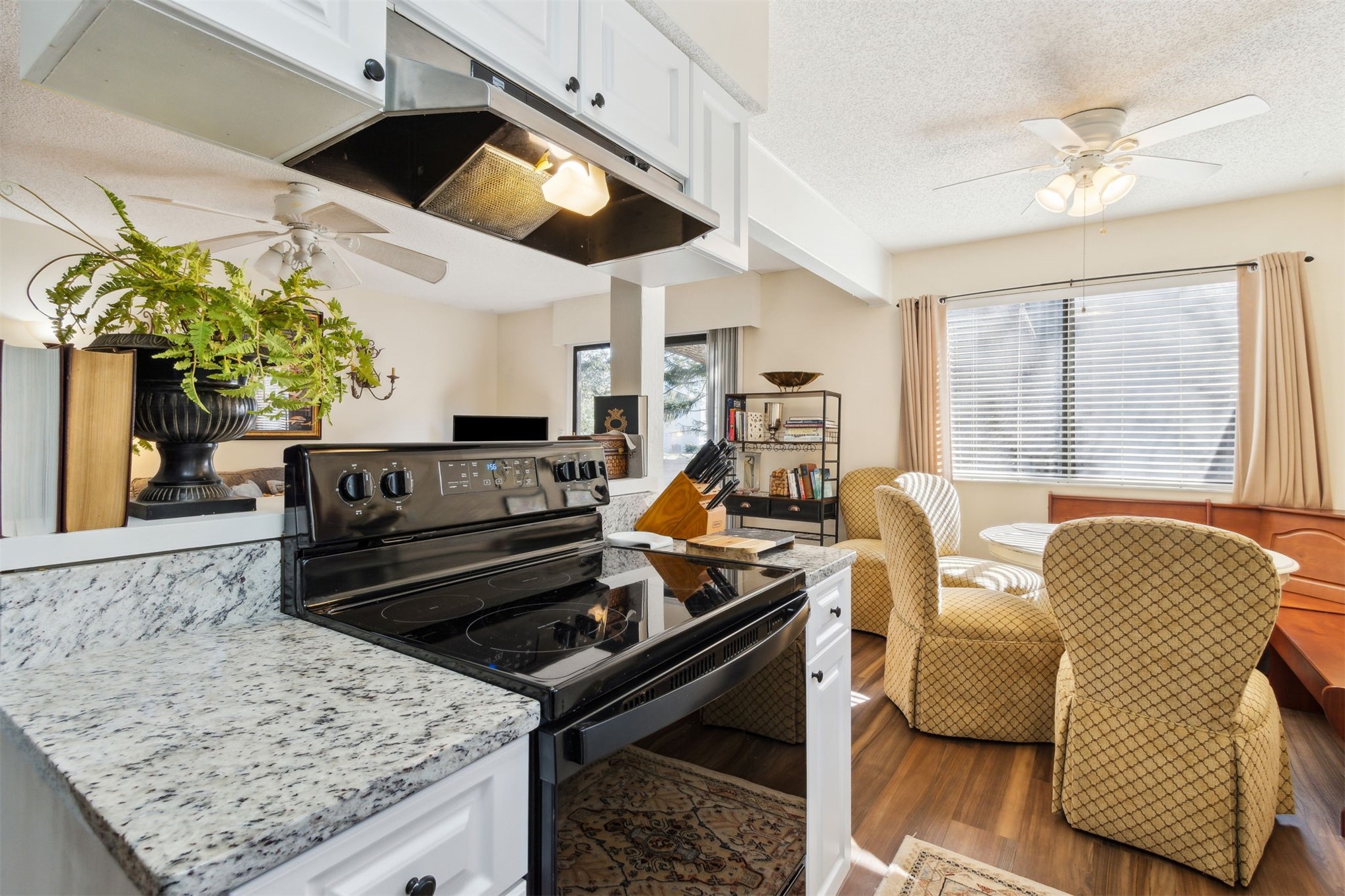 2893 Forest Ridge Drive, Unit V3 Fernandina Beach, FL 32034 - Photo 15 of 27 2893 Forest Ridge - Full Kitchen 4