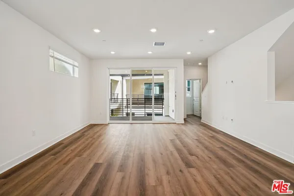 $1,004,990 | 1687 Coral Sea Lane, Los Angeles, CA 90732