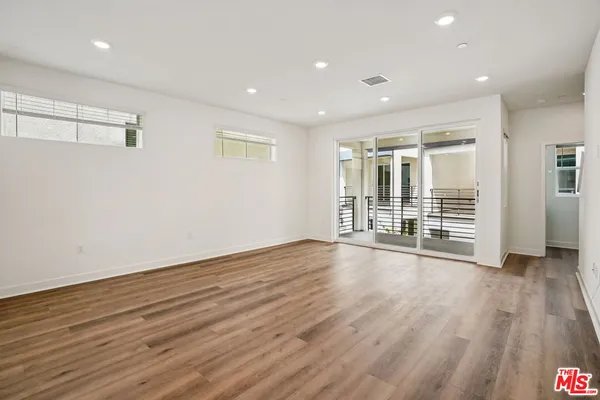 $1,004,990 | 1687 Coral Sea Lane, Los Angeles, CA 90732