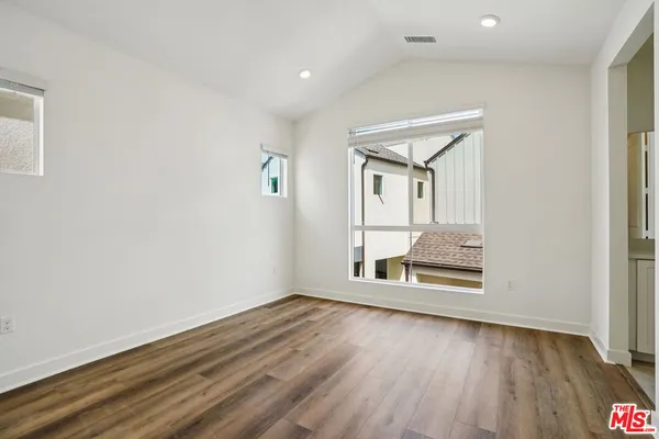 $1,004,990 | 1687 Coral Sea Lane, Los Angeles, CA 90732