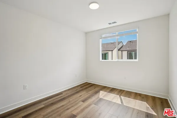 $1,004,990 | 1687 Coral Sea Lane, Los Angeles, CA 90732