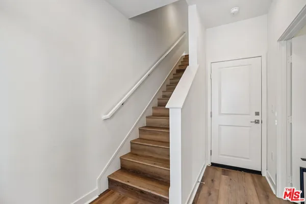 $1,004,990 | 1687 Coral Sea Lane, Los Angeles, CA 90732