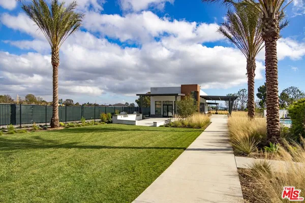 $1,004,990 | 1687 Coral Sea Lane, Los Angeles, CA 90732