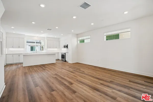 $1,004,990 | 1687 Coral Sea Lane, Los Angeles, CA 90732