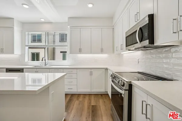 $1,004,990 | 1687 Coral Sea Lane, Los Angeles, CA 90732