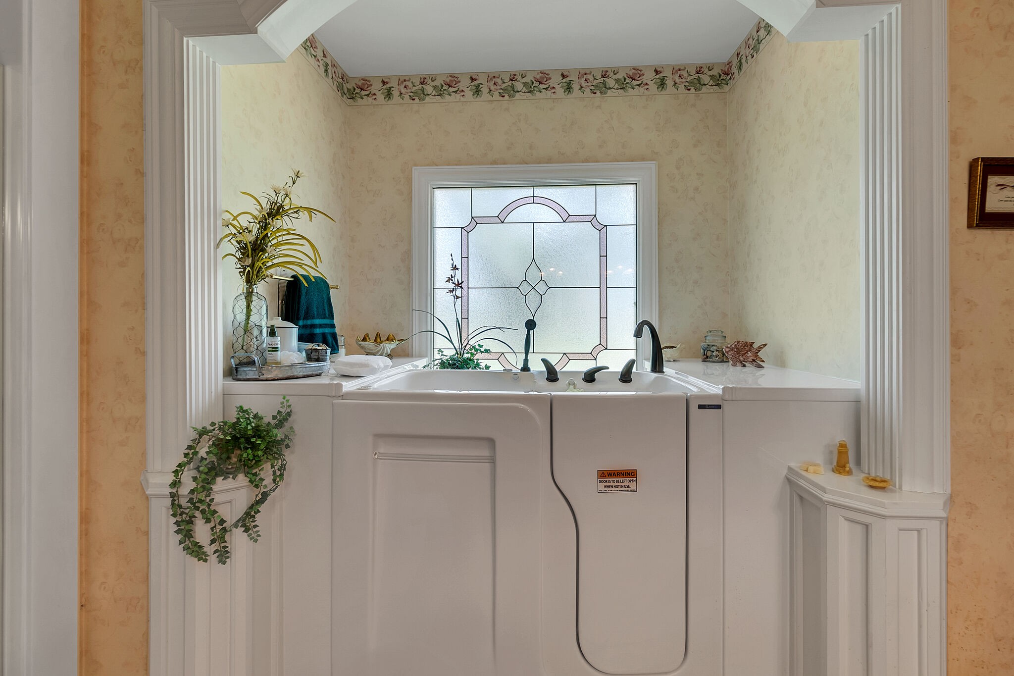 3555 Coble Road Lewisburg, TN 37091 - Photo 21 of 45 a bathroom with a sink a mirror and a potted plant