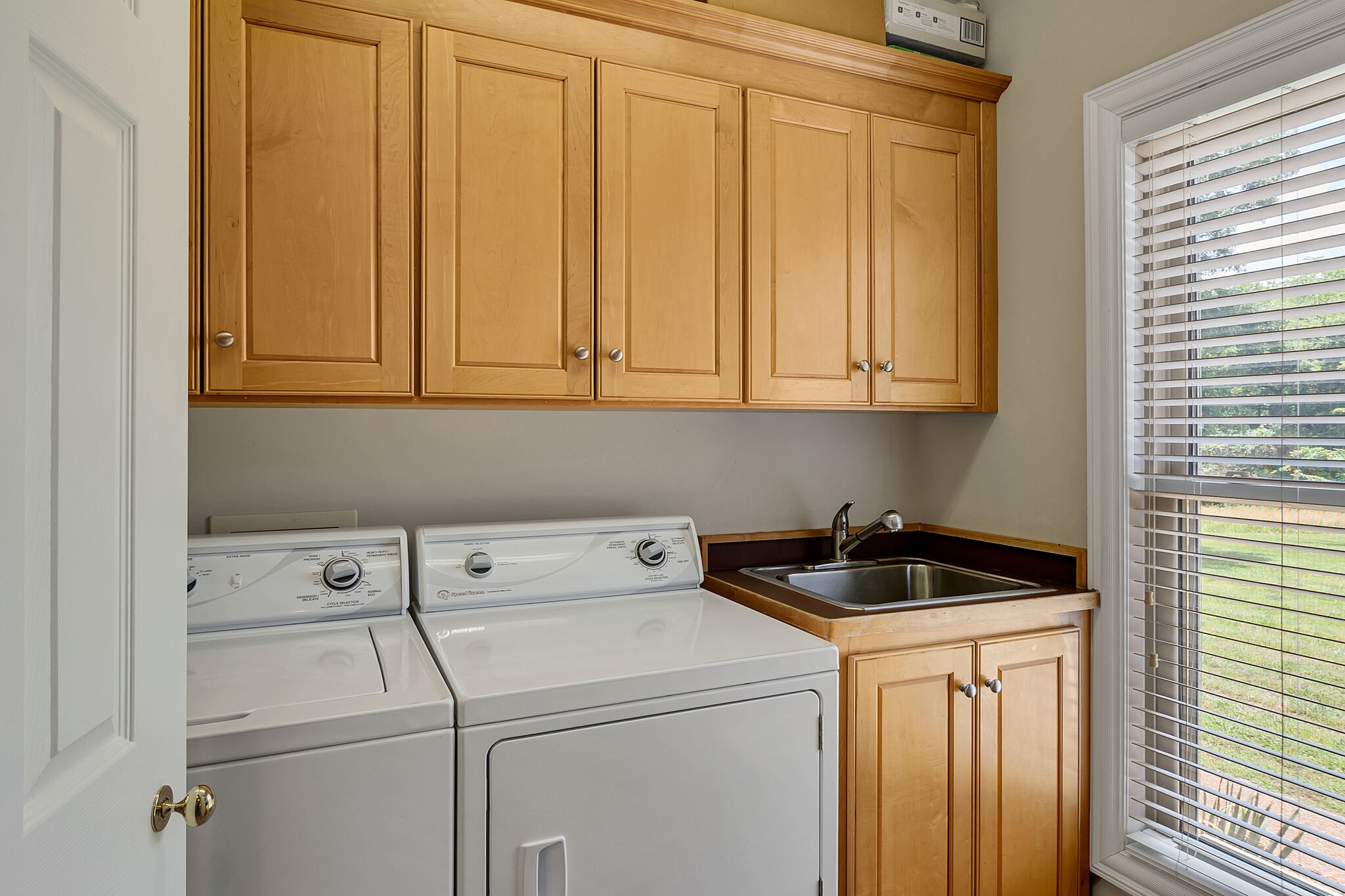 3555 Coble Road Lewisburg, TN 37091 - Photo 22 of 45 a utility room with dryer and washer
