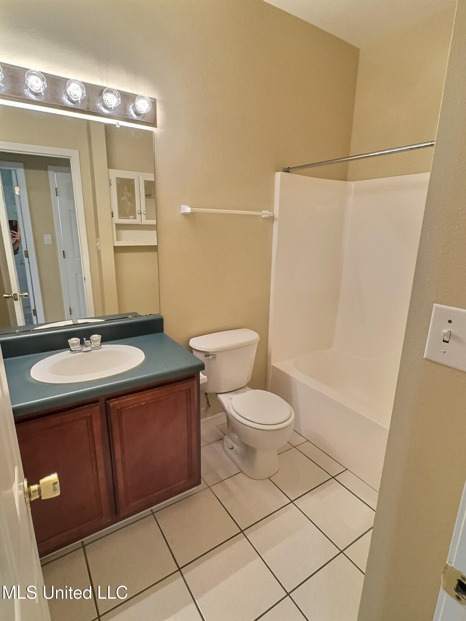 8018 Exchange Street, Unit B Gautier, MS 39553 - Photo 10 of 16 exposio_132603894