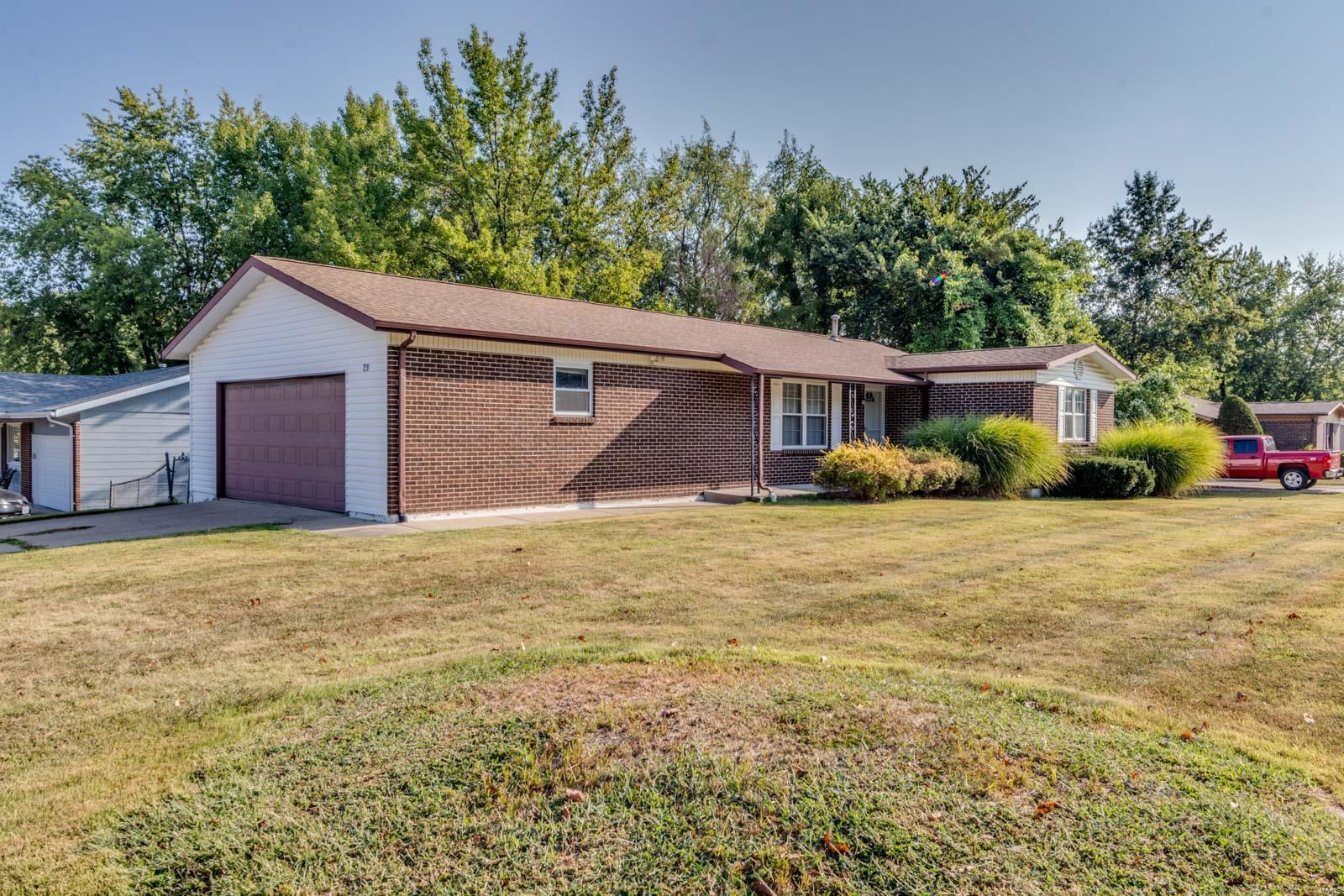 29 Soutee Drive St. Peters, MO 63376 - Photo 2 of 21