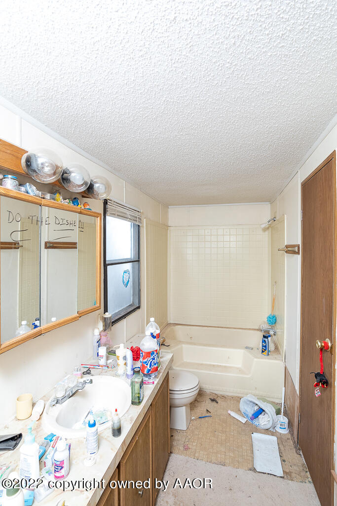 15761 Gordon-Cummings Road Canyon, TX 79015 - Photo 5 of 13 Master Bathroom