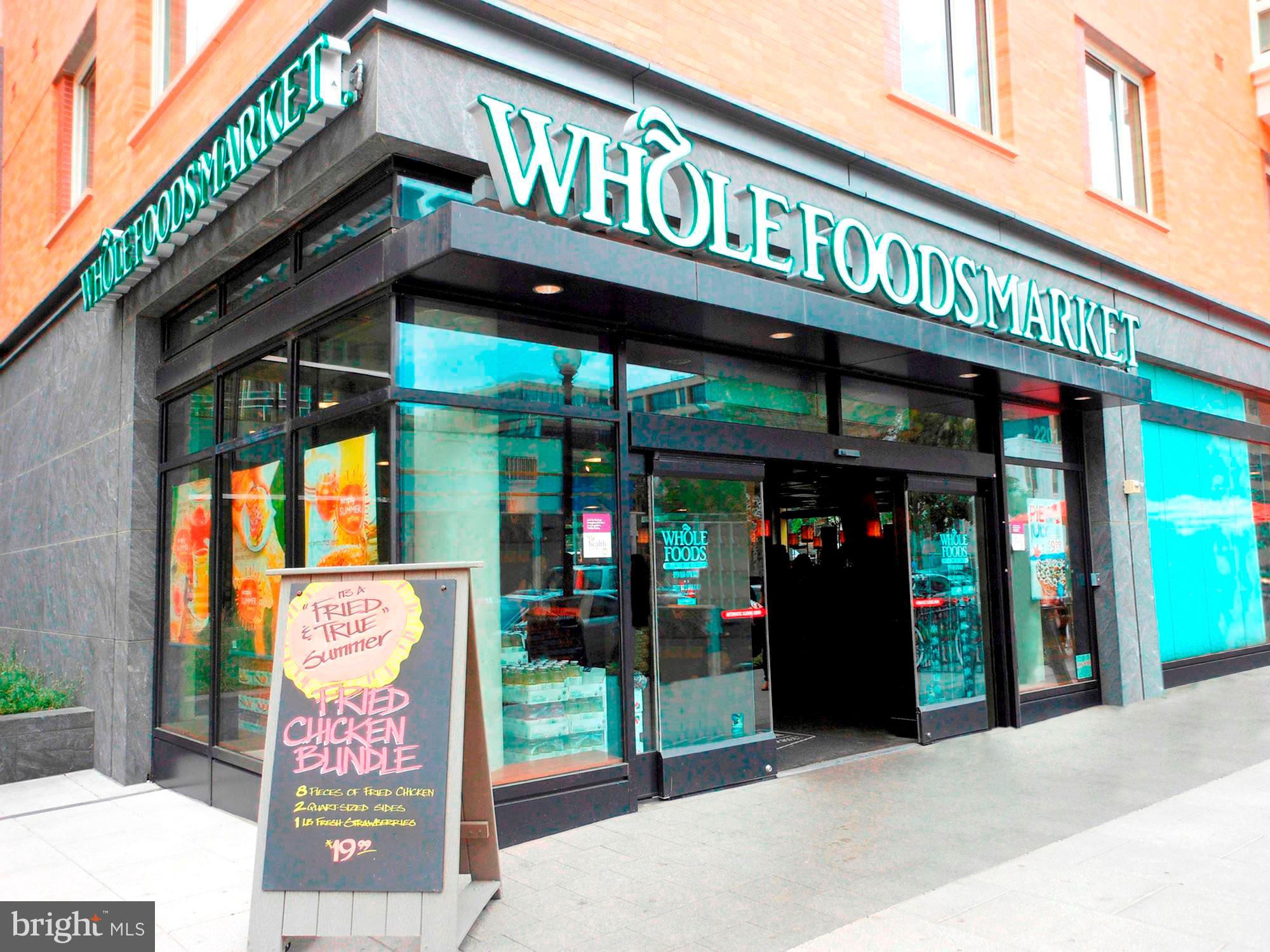 2425 L Street Northwest, Unit 239 Washington, DC 20037 - Photo 42 of 43 a view of a stores