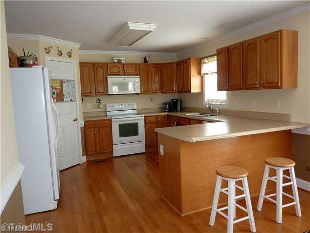 8059 Pritchett Road Browns Summit, NC 27214 - Photo 6 of 16 Kitchen.